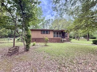 672 Midlake Dr N, Hemphill, TX 75948