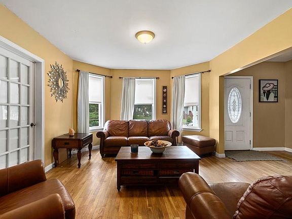 4th image of 47 Herrod Ave