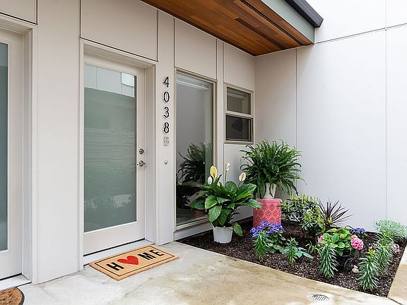Front Door/Garden 