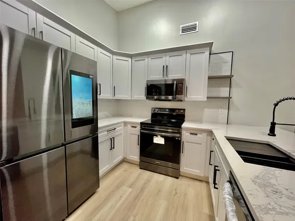 281 Springdale Circle, Palm Springs, FL 33461