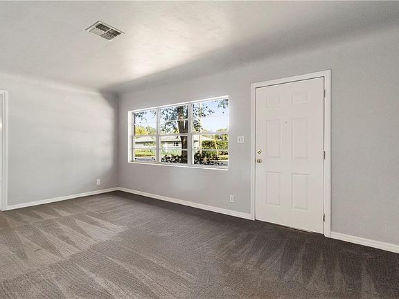 5th image of 2505 Carolina Ave