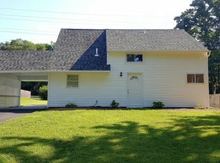 294 Holly Dr, Levittown, PA