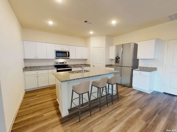 927 King Eider, Adkins, TX 78101