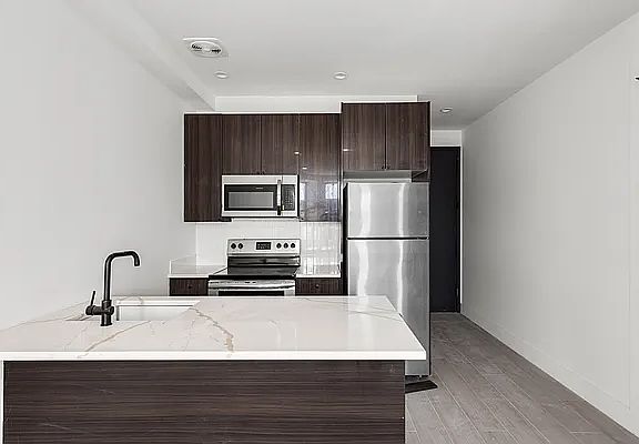 2nd image of 388 Cornelia St APT 3