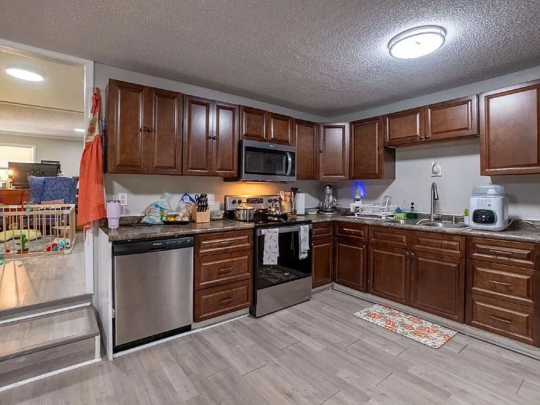4254 Hickory Rd — Photo 18