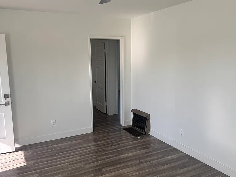 1301 W 1st St — Photo 4