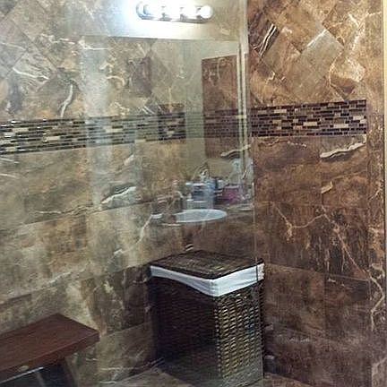 Master shower 