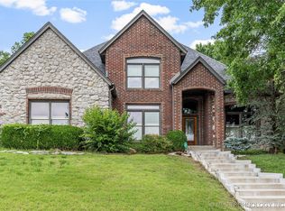 7117 S Columbia Pl, Tulsa, OK 74136