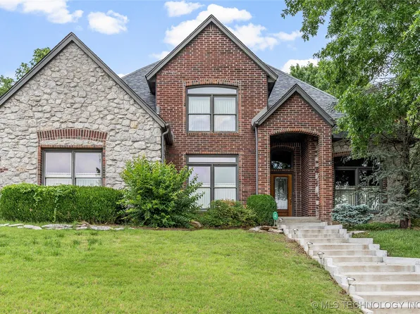 7117 S Columbia Pl, Tulsa, OK 74136