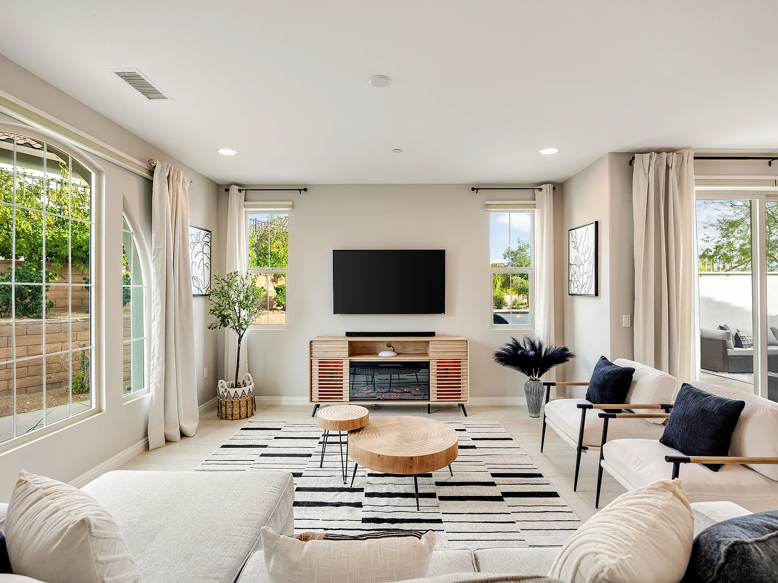 2 bed, 1457 sqft, $7,000 — Photo 1