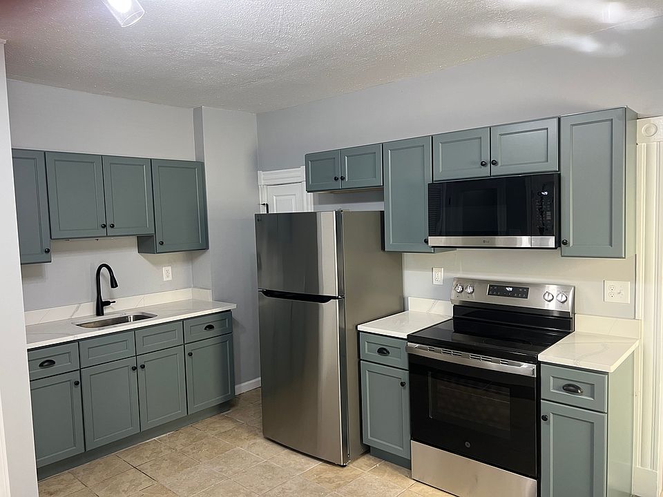 1st image of 169 Grove St APT 1N