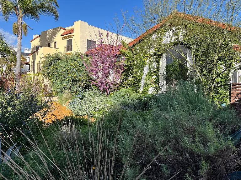 1852 S Redondo Blvd — Photo 18
