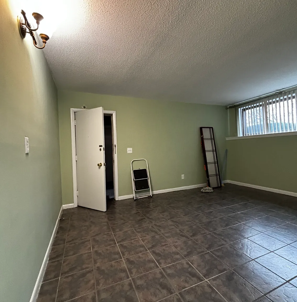 1 bed, 588 sqft, $2,200 — Photo 4