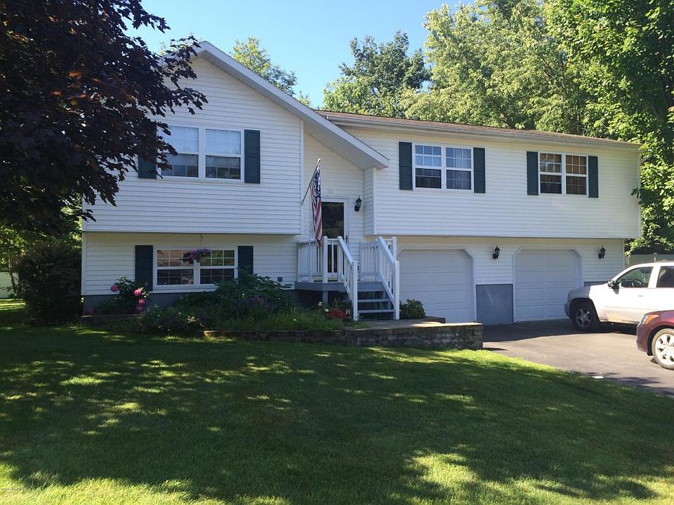1st image of 26 Hilton Dr