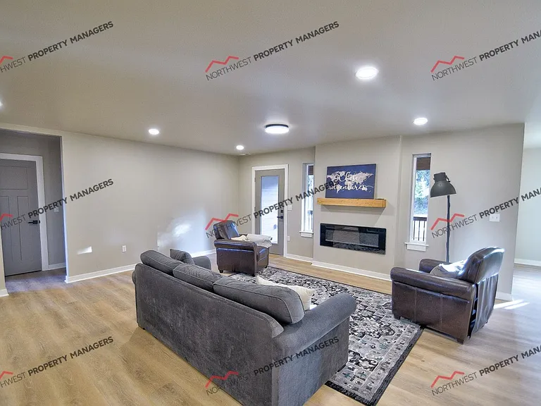 101 Sycamore Ln — Photo 6