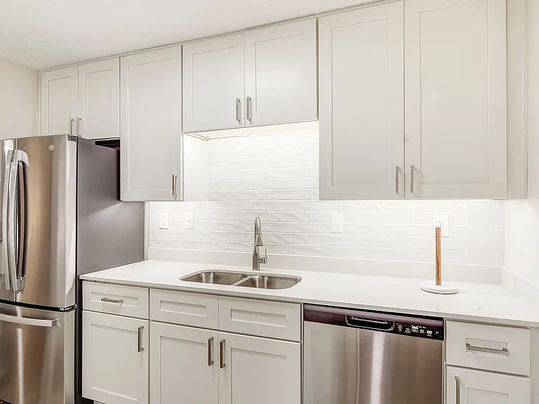 The Oliver Apartment Homes — Photo 8