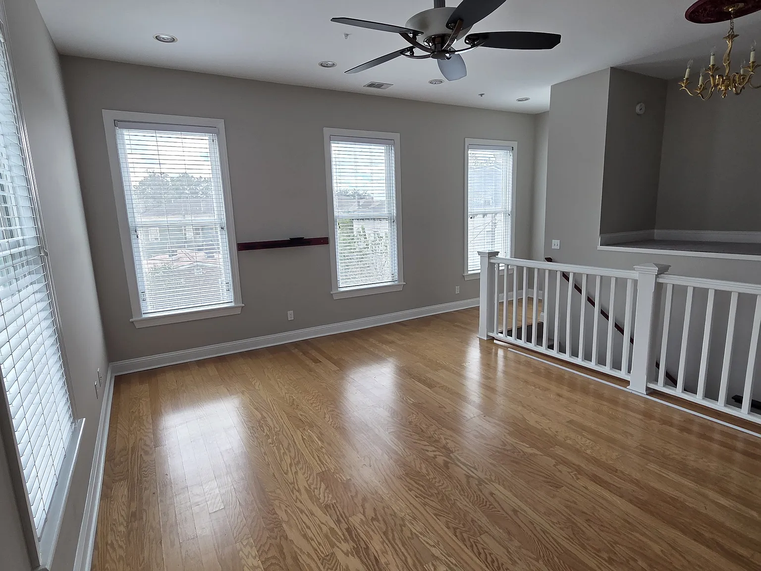 1 bed, 900 sqft, $1,749 — Photo 3