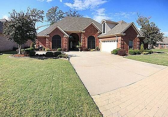 1st image of 211 Marseille Dr