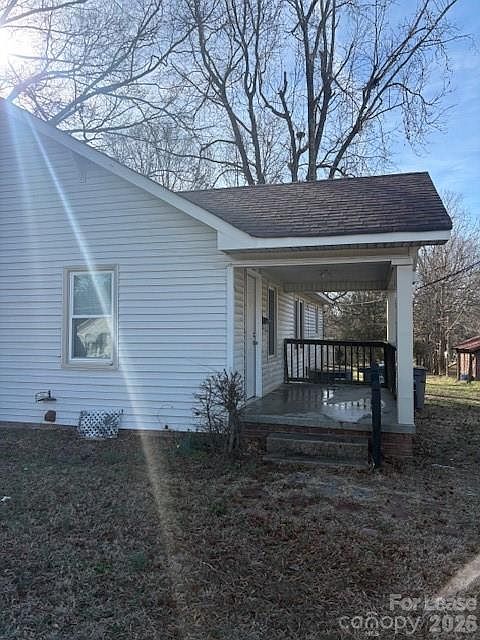 1st image of 909 Grace Ave