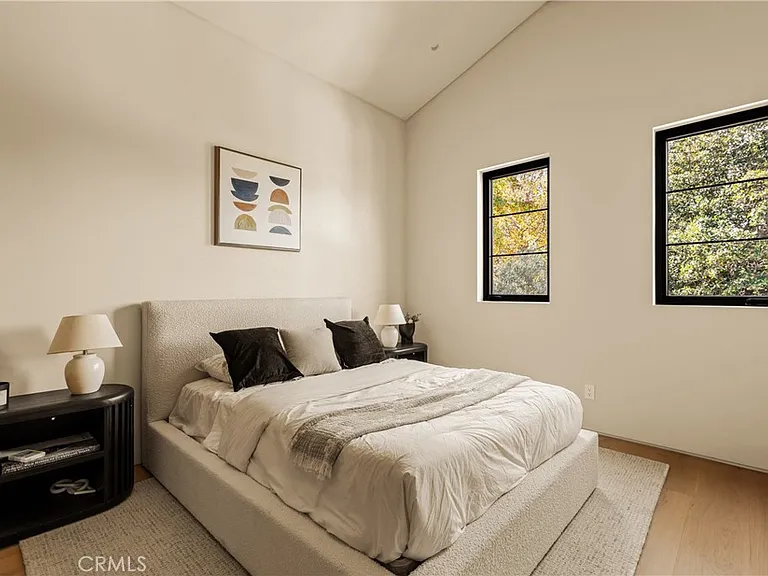 4724 Halbrent Ave — Photo 21