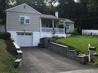 650 Warren Ave, Thornwood, NY