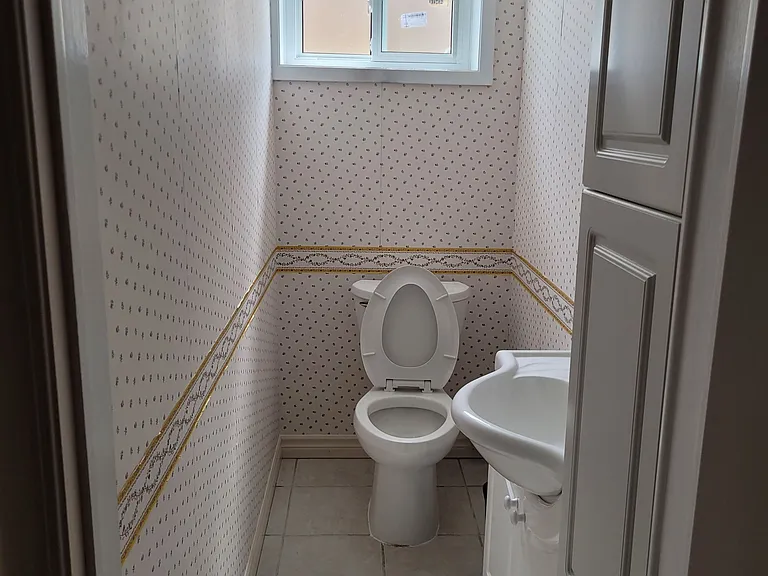 1299 Shamir Cres #BASEMENT — Photo 10