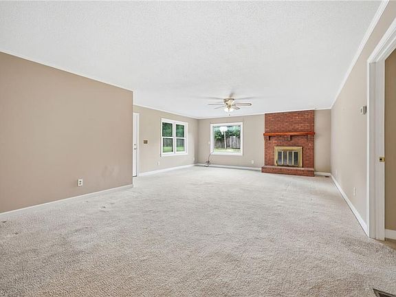 3rd image of 221 Dan Valley Rd