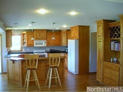 4th image of 10056 Maplewood Cir N