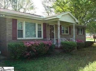 211 Lawnview Ct, Greenville, SC 29617
