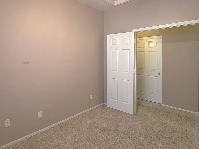 4236 E Oxford Ln — Photo 21