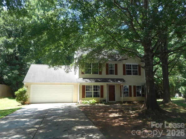 8037 Shiny Meadow Ln, Charlotte, NC 28215