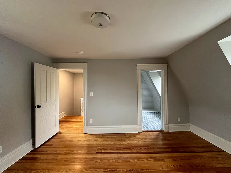 2040 Russell Blvd #2F — Photo 18