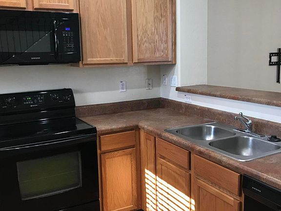 2nd image of 728 N Laguna Dr