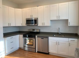 1041 W Barry Ave #3, Chicago, IL 60657