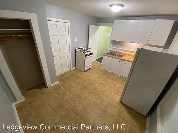 2nd image of 1279 Elm St #16