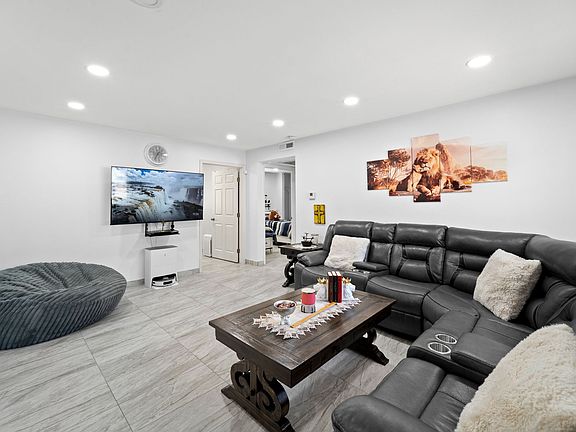 5th image of 196 W Park Ave APT 1