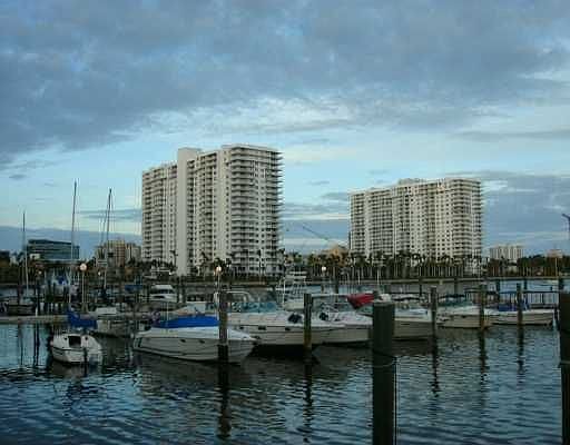 1st image of 18061 Biscayne Blvd APT 1602