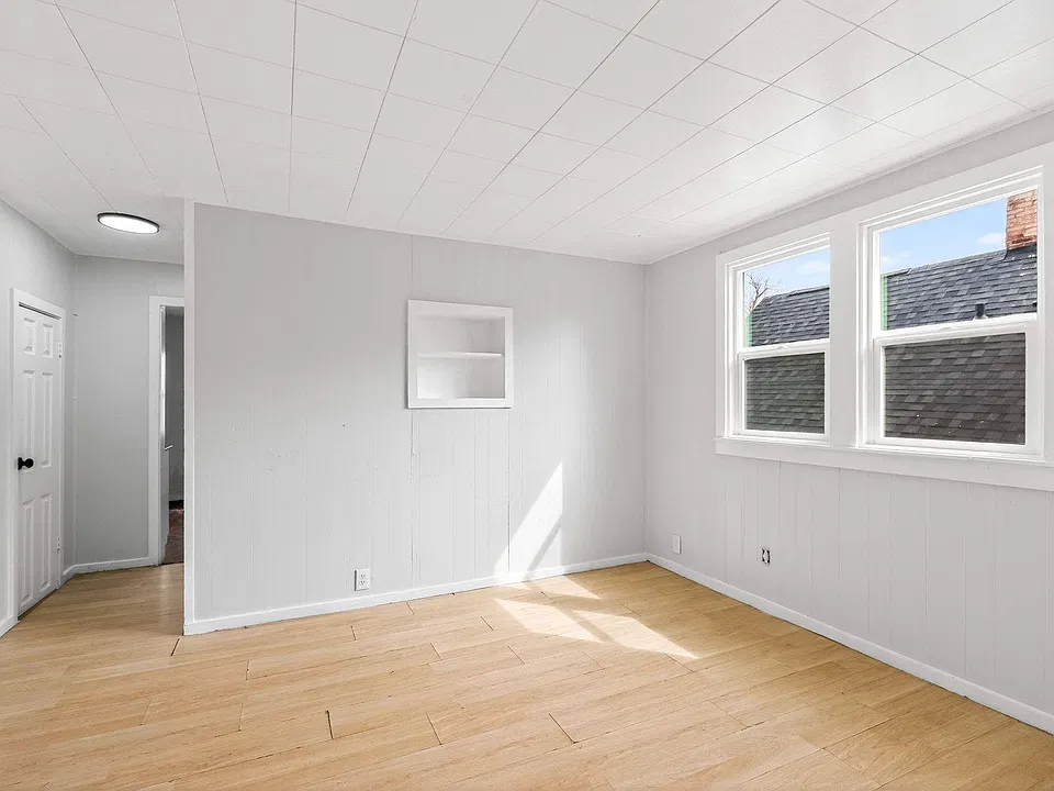 1046 Ann Ave #3