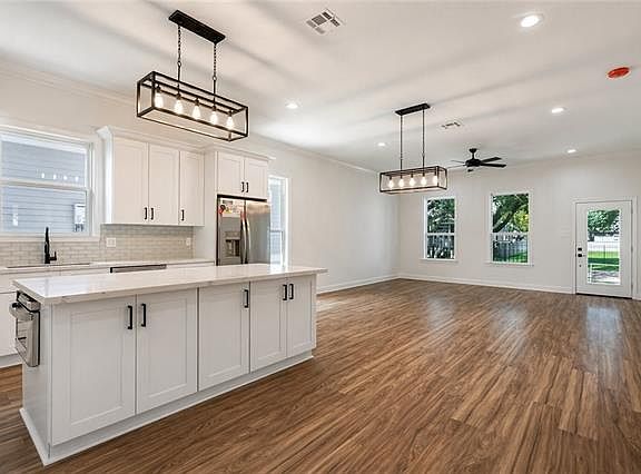 2nd image of 2707 Jackson Blvd