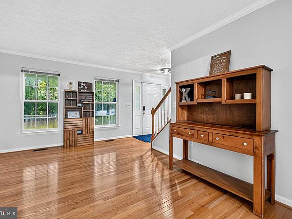 5th image of 4824 Blueberry Dr