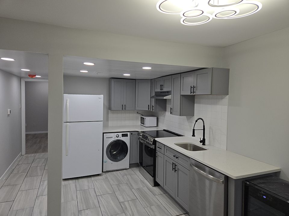 Another view of the kitchen