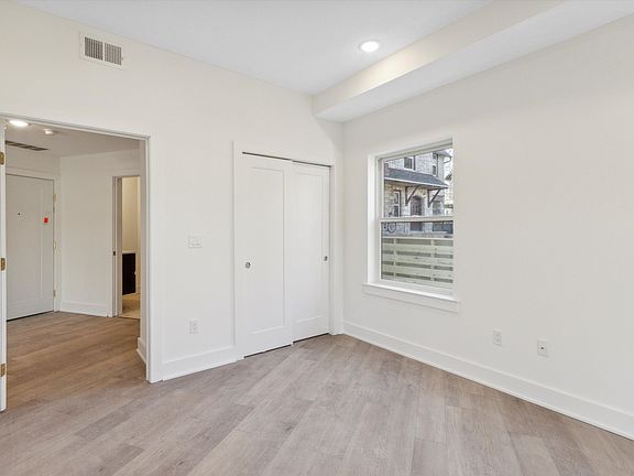 5th image of 367 W Hortter St #401