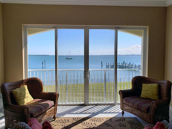 4th image of 30 Harbour Isle Drive W #206