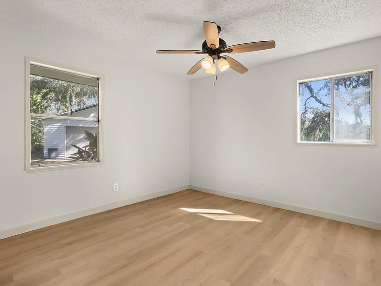 8725 Erie Ln — Photo 27
