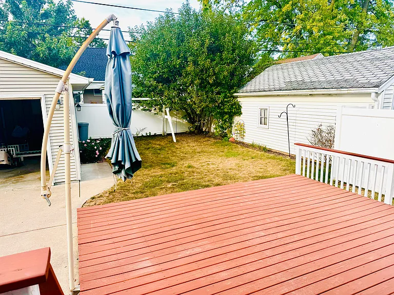 1027 E Elmhurst Ave — Photo 15