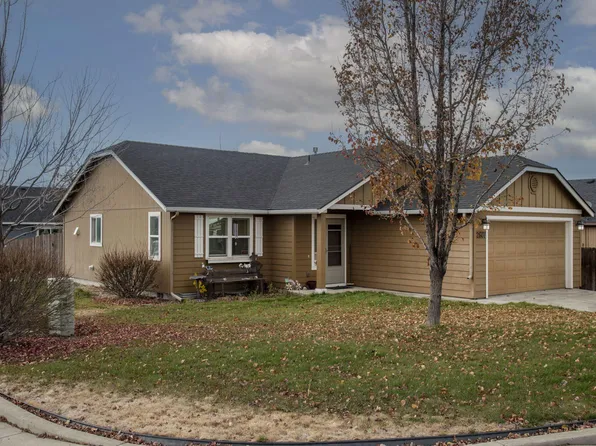 2607 NE 5th St, Redmond, OR 97756