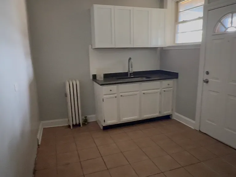 2535 W 63rd St #2 — Photo 6