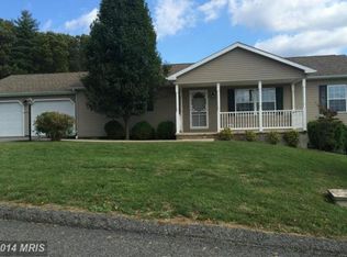 11 Village Ln, Harrisonville, PA 17228