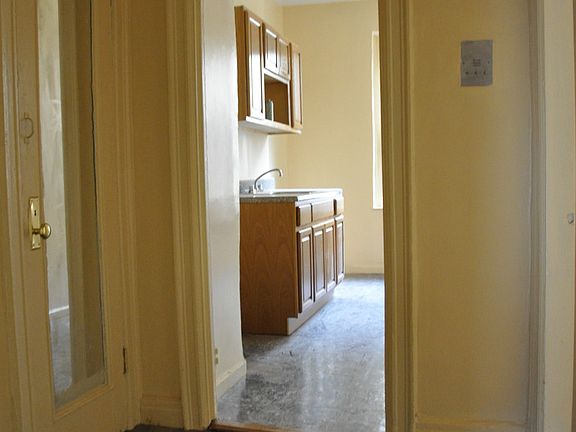 5th image of 1788 Bedford Ave APT C41