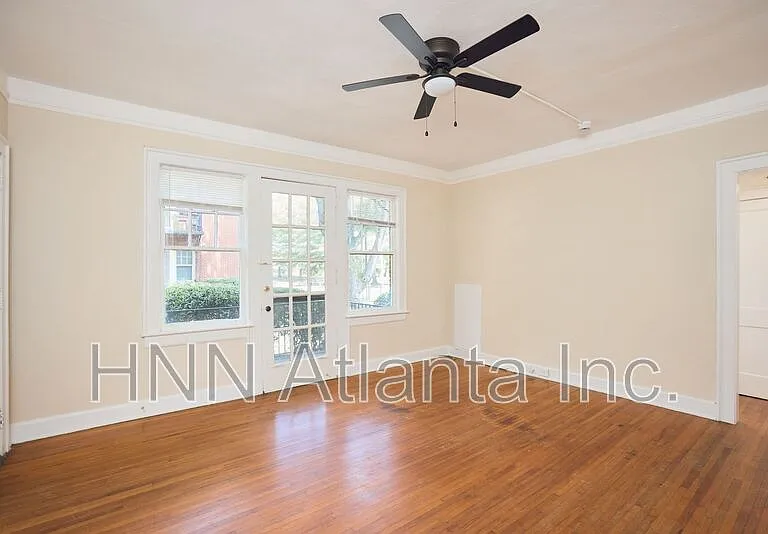 499 8th St NE #C2 — Photo 3
